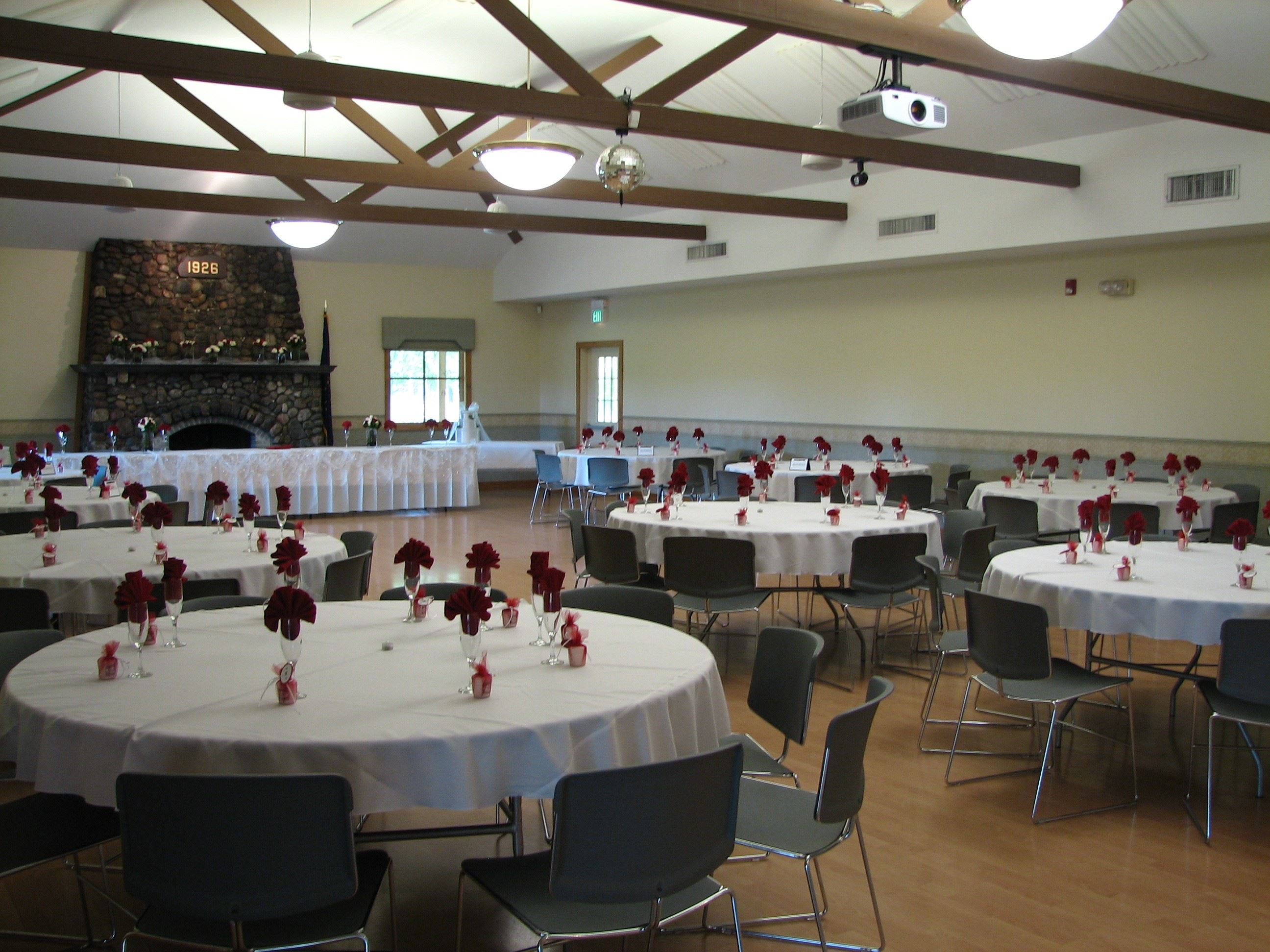 Forest Park Inn wedding venue Noblesville - Lightning Limo transportation