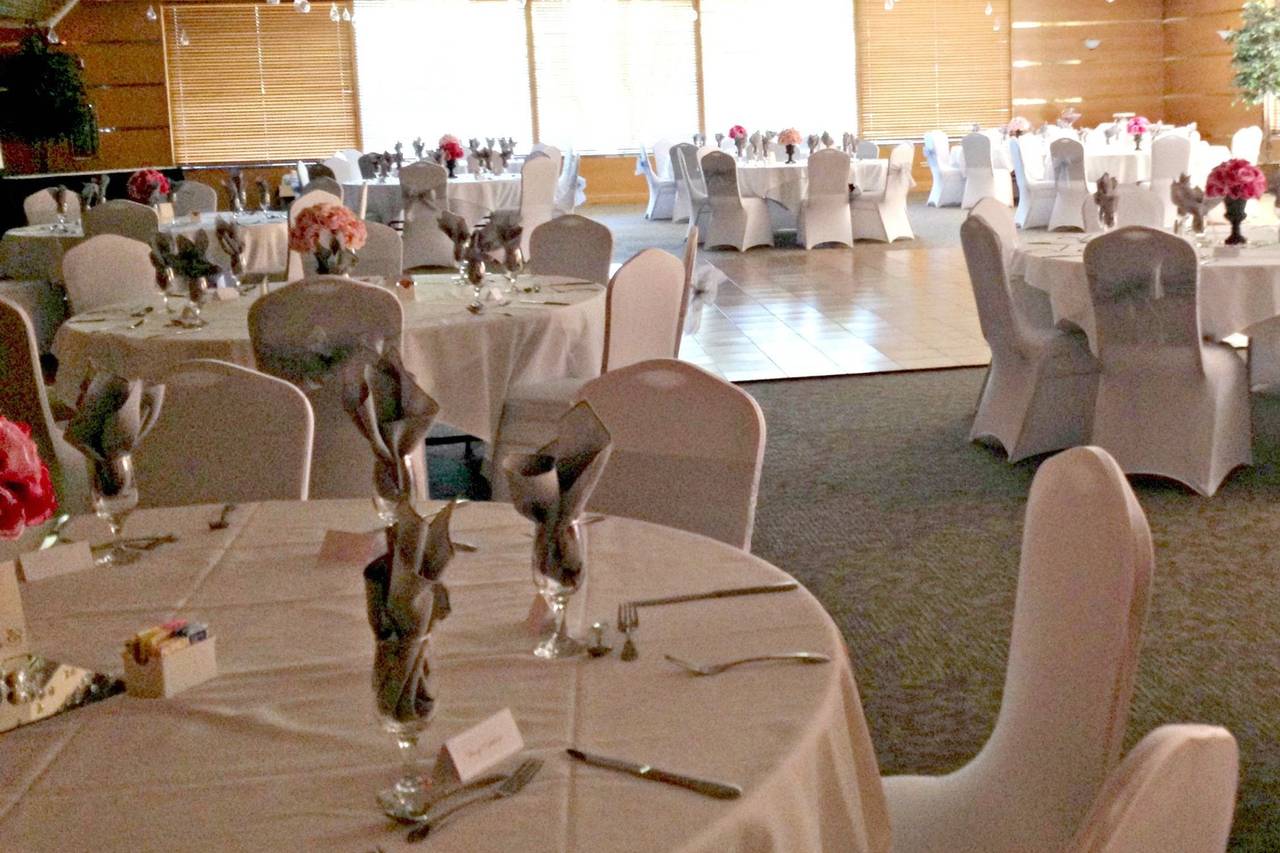 Kokomo Country Club wedding venue - Lightning Limo transportation